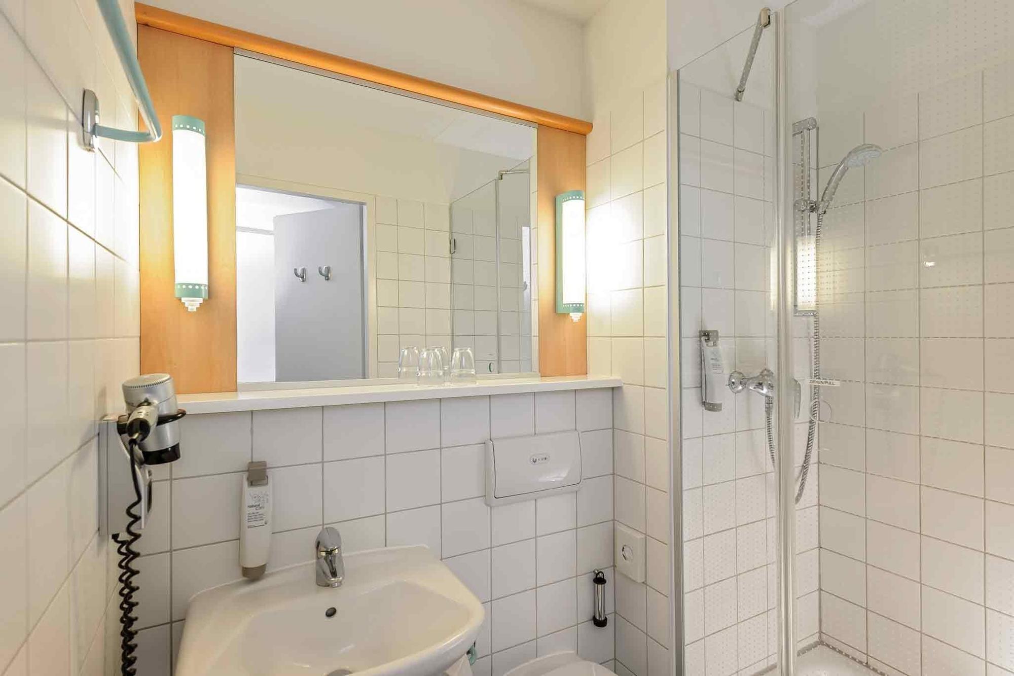 Ibis Rostock Am Stadthafen Dış mekan fotoğraf