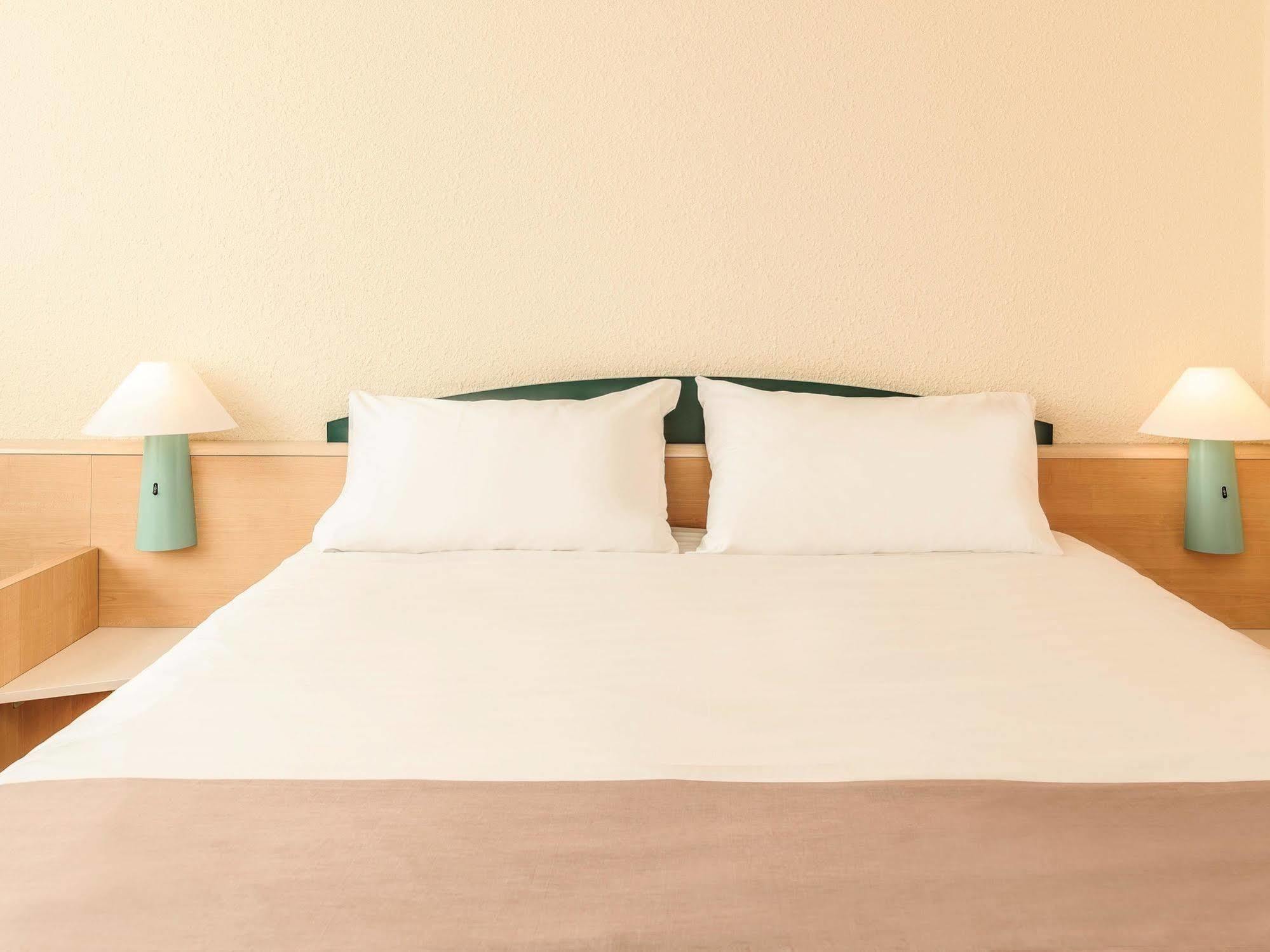 Ibis Rostock Am Stadthafen Dış mekan fotoğraf